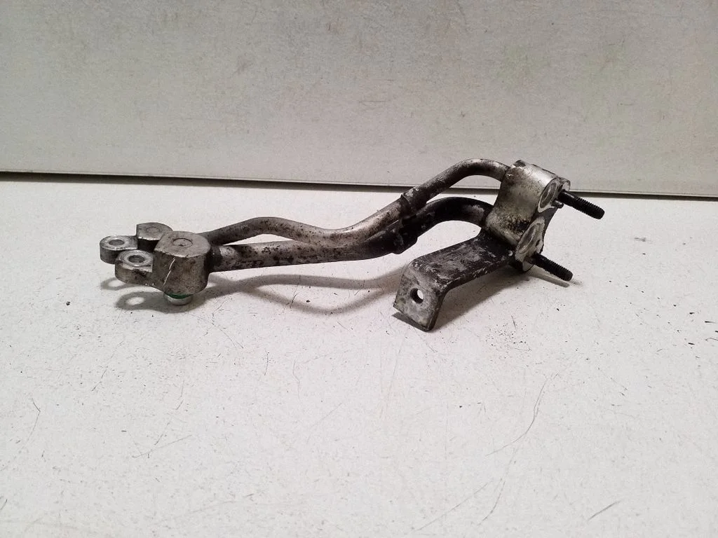 Air conditioning (A/C) pipe/hose