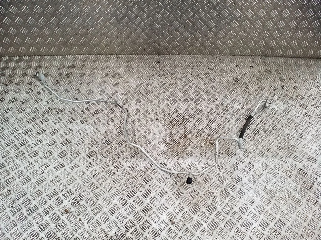 Air conditioning (A/C) pipe/hose