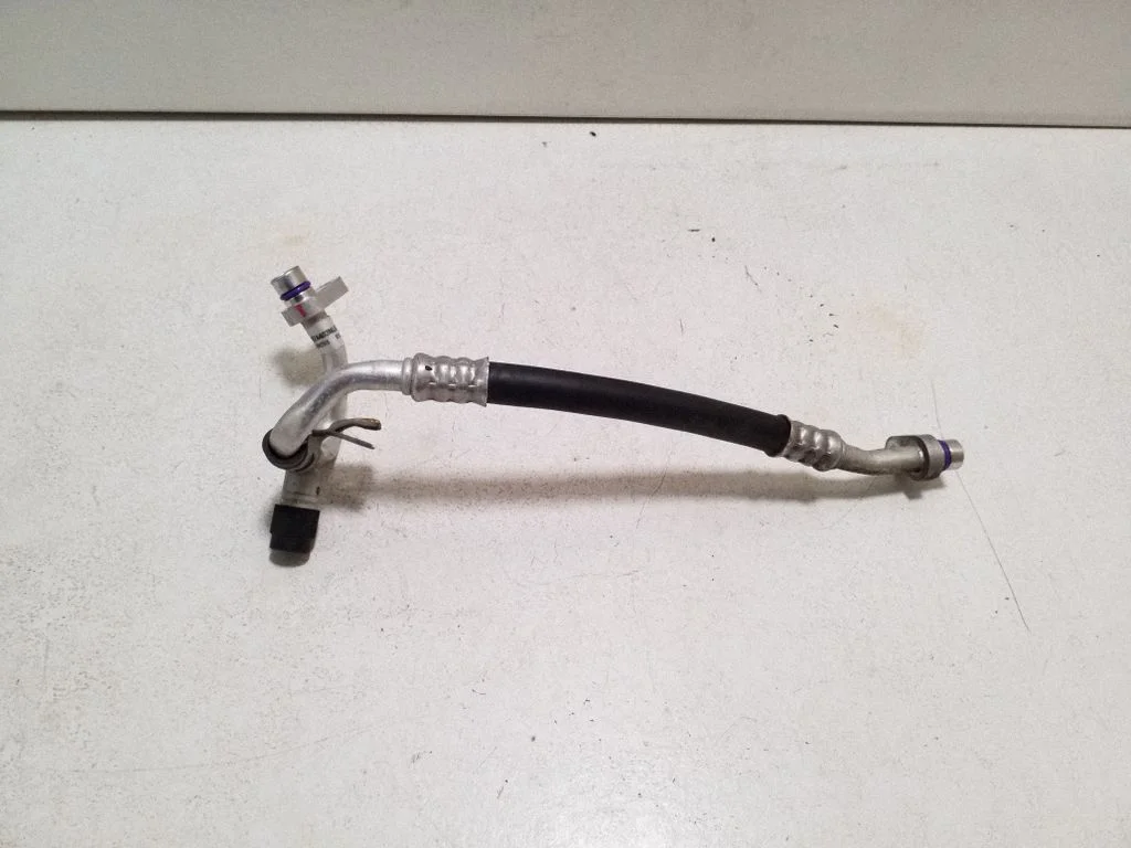 Air conditioning (A/C) pipe/hose 924403NL0B