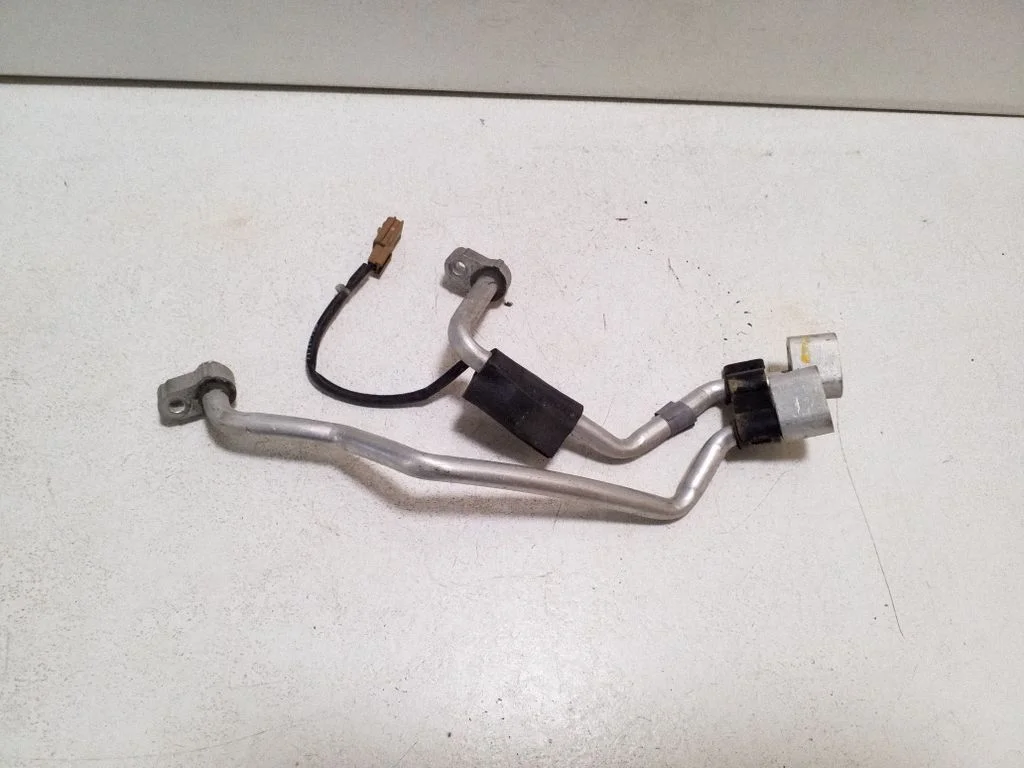 Air conditioning (A/C) pipe/hose