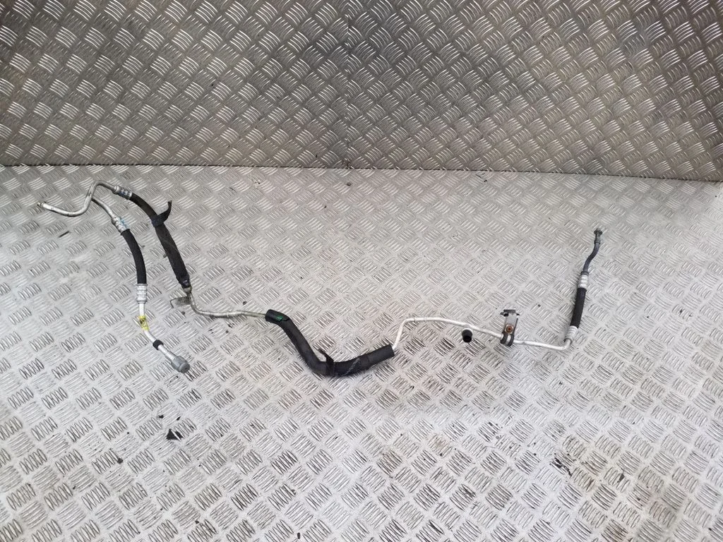 Air conditioning (A/C) pipe/hose 520430883