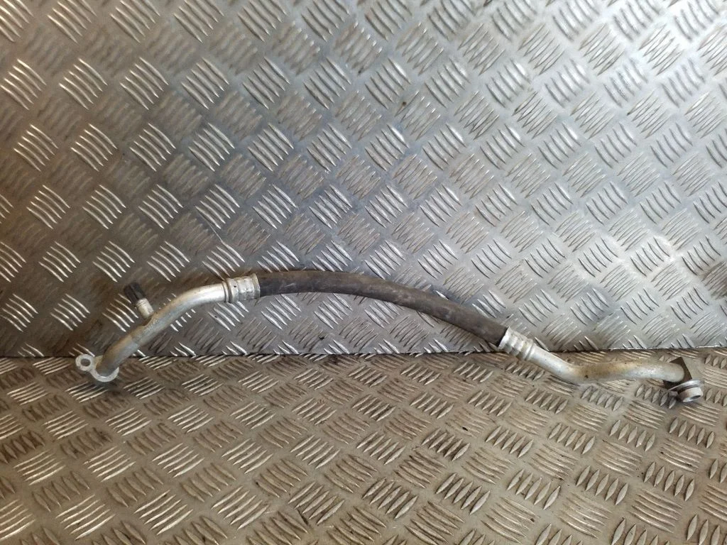 Przewody klimatyzacji 924803X32A