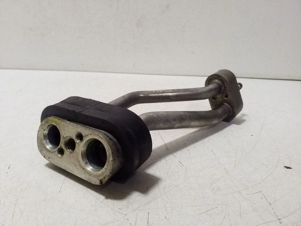 Air conditioning (A/C) pipe/hose