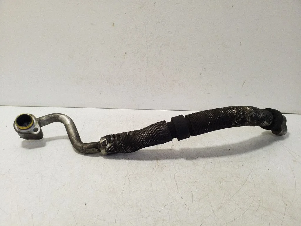 Air conditioning (A/C) pipe/hose