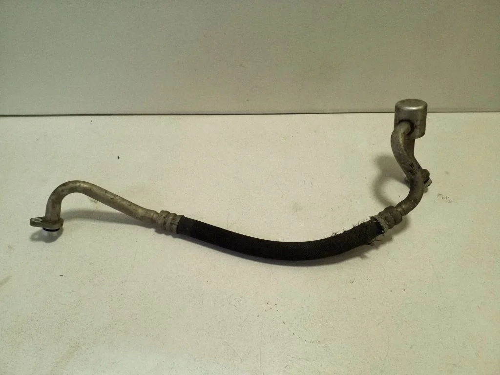 Air conditioning (A/C) pipe/hose 924804CE3A