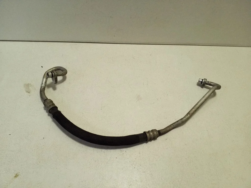 Air conditioning (A/C) pipe/hose 924904CE3A