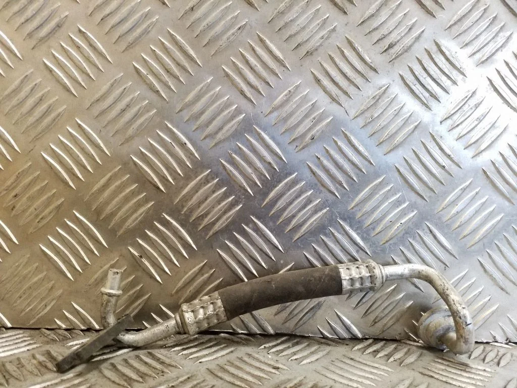 Air conditioning (A/C) pipe/hose