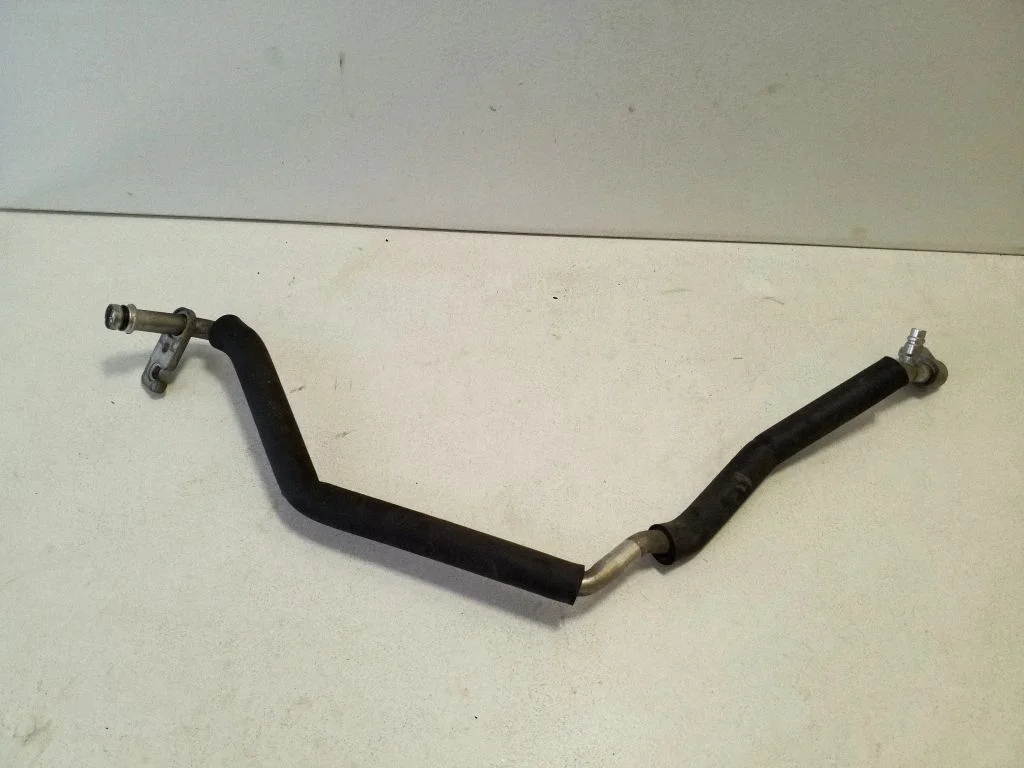 Air conditioning (A/C) pipe/hose