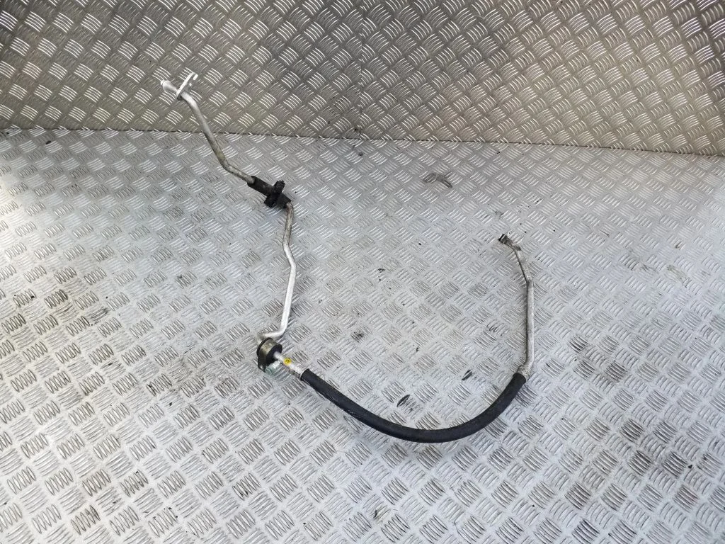 Air conditioning (A/C) pipe/hose