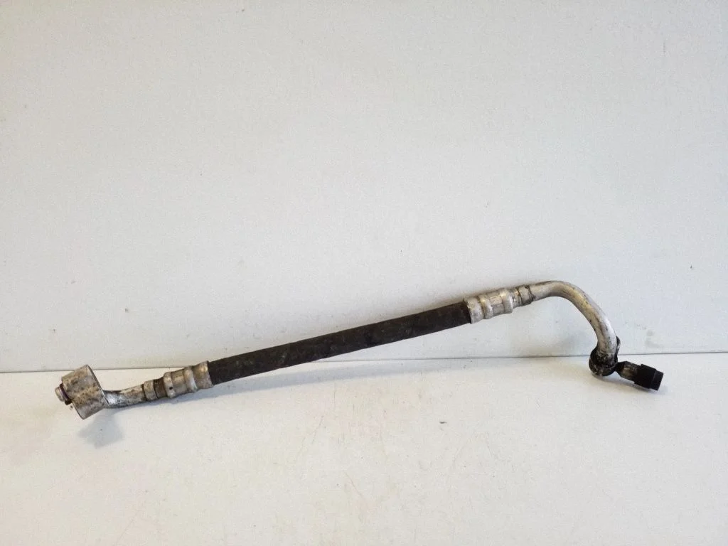 Air conditioning (A/C) pipe/hose