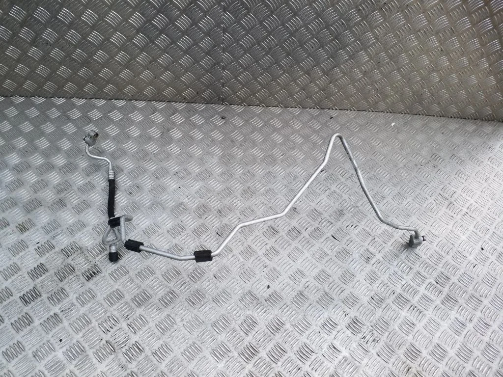 Air conditioning (A/C) pipe/hose