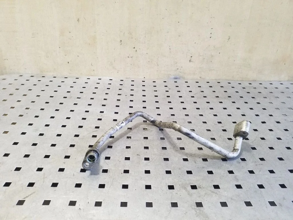 Air conditioning (A/C) pipe/hose 924474CE3A
