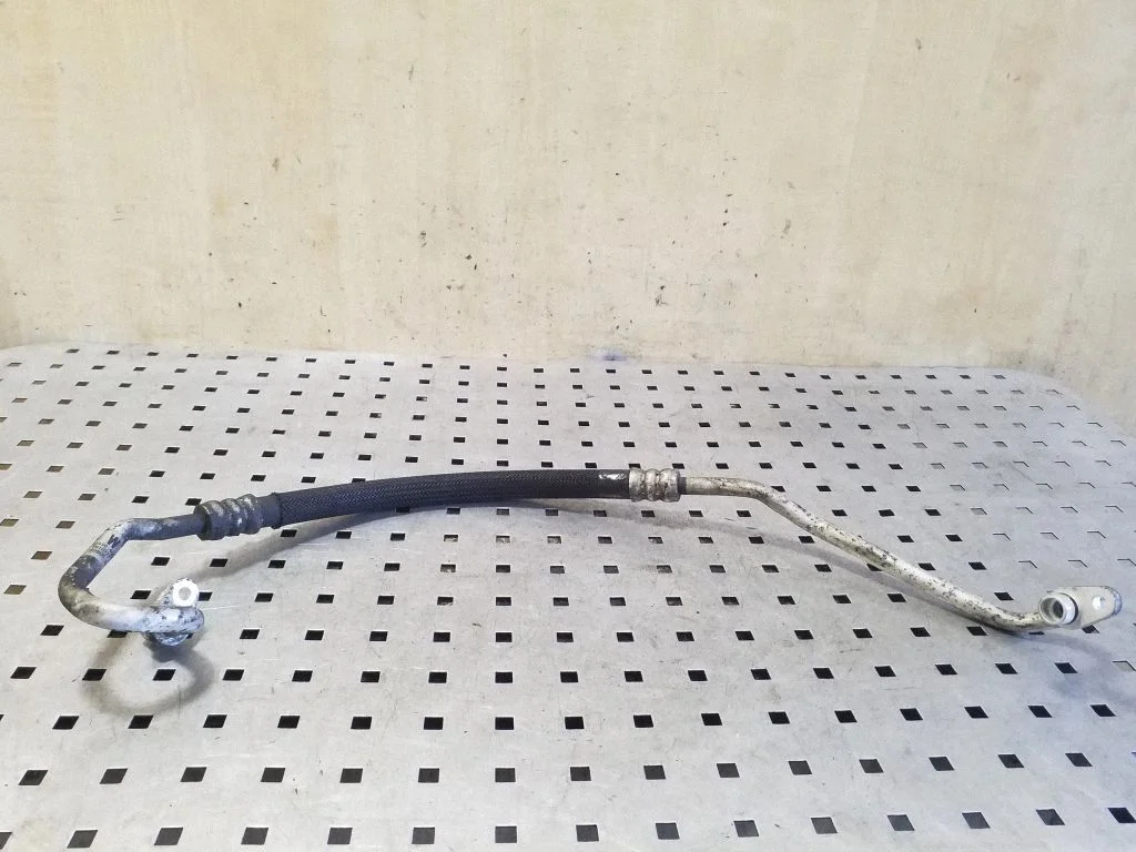 Air conditioning (A/C) pipe/hose 924904CE3A