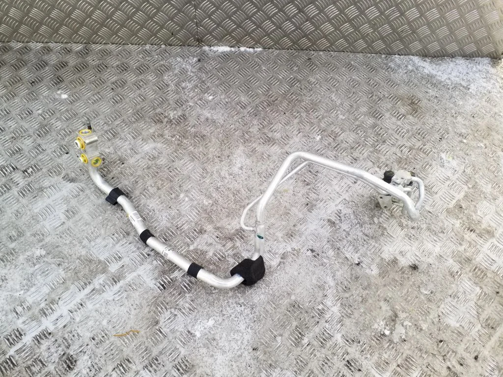 Air conditioning (A/C) pipe/hose 32130432