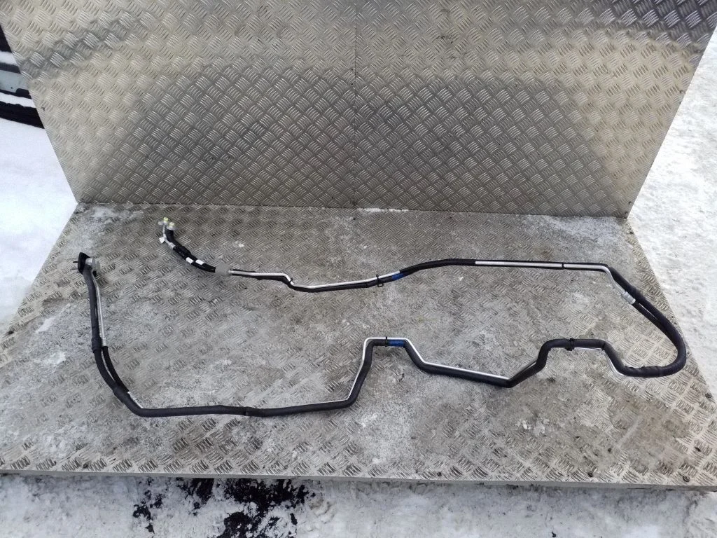 Air conditioning (A/C) pipe/hose 31469806
