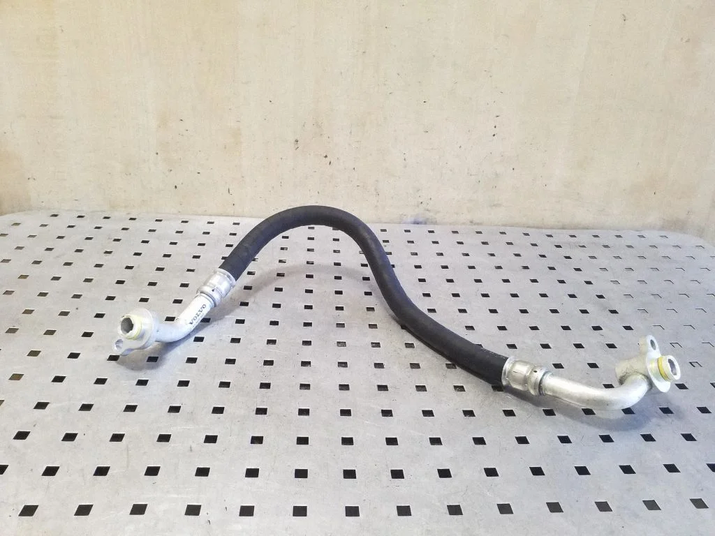 Air conditioning (A/C) pipe/hose 31369391