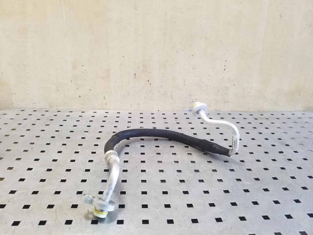 Air conditioning (A/C) pipe/hose 31369392