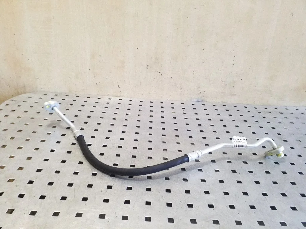 Air conditioning (A/C) pipe/hose 31389351