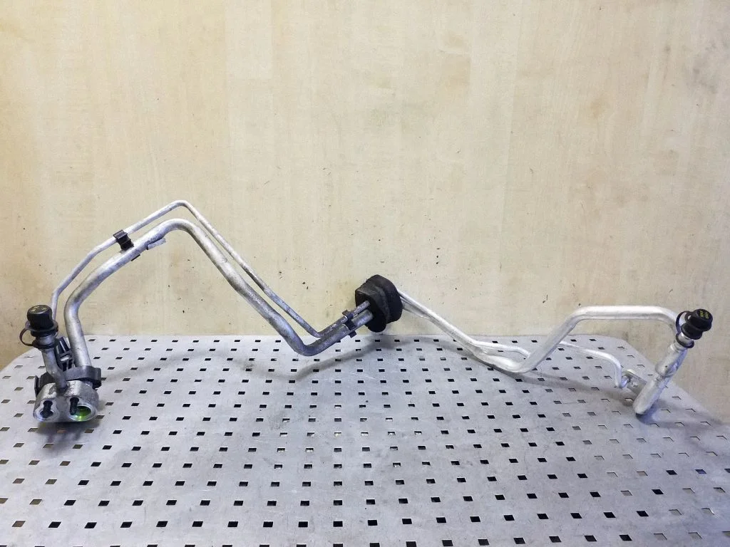 Air conditioning (A/C) pipe/hose