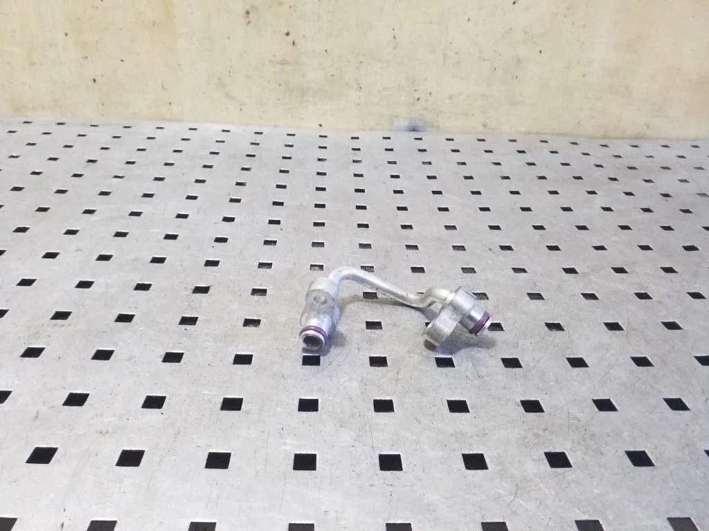Air conditioning (A/C) pipe/hose