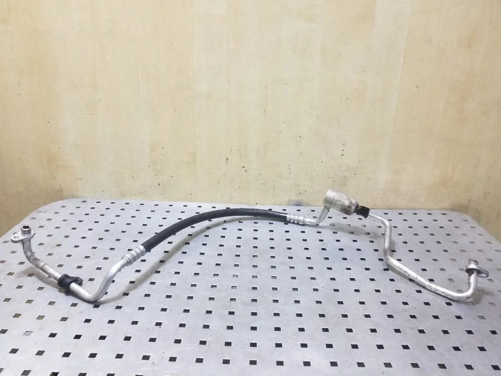 Air conditioning (A/C) pipe/hose