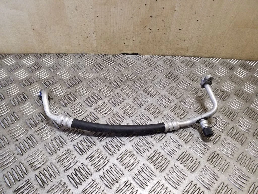 Air conditioning (A/C) pipe/hose