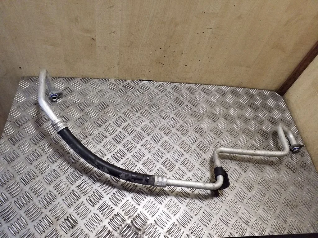 Air conditioning (A/C) pipe/hose