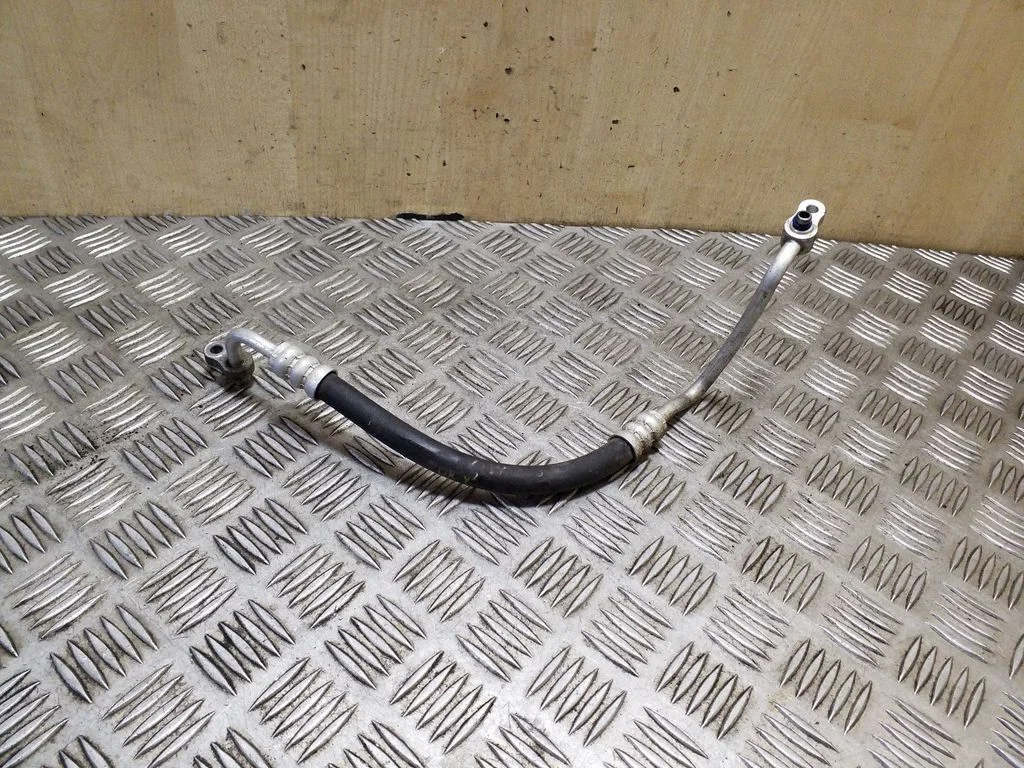 Air conditioning (A/C) pipe/hose