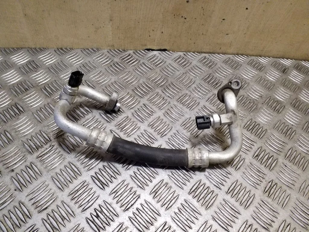 Air conditioning (A/C) pipe/hose
