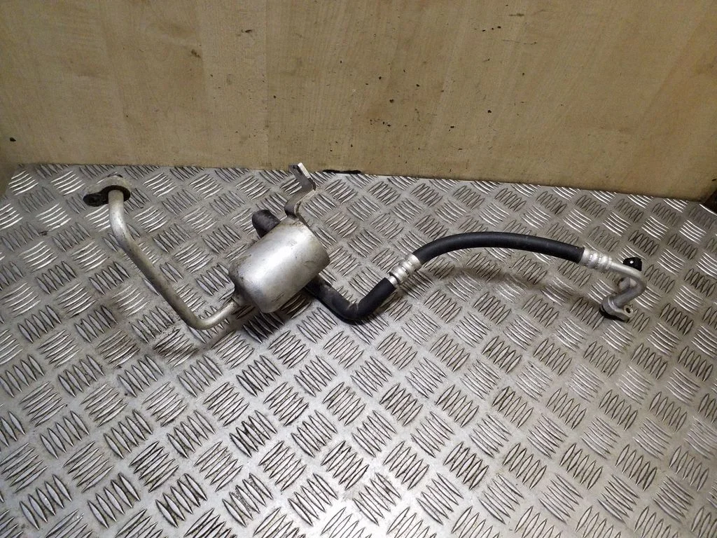 Air conditioning (A/C) pipe/hose