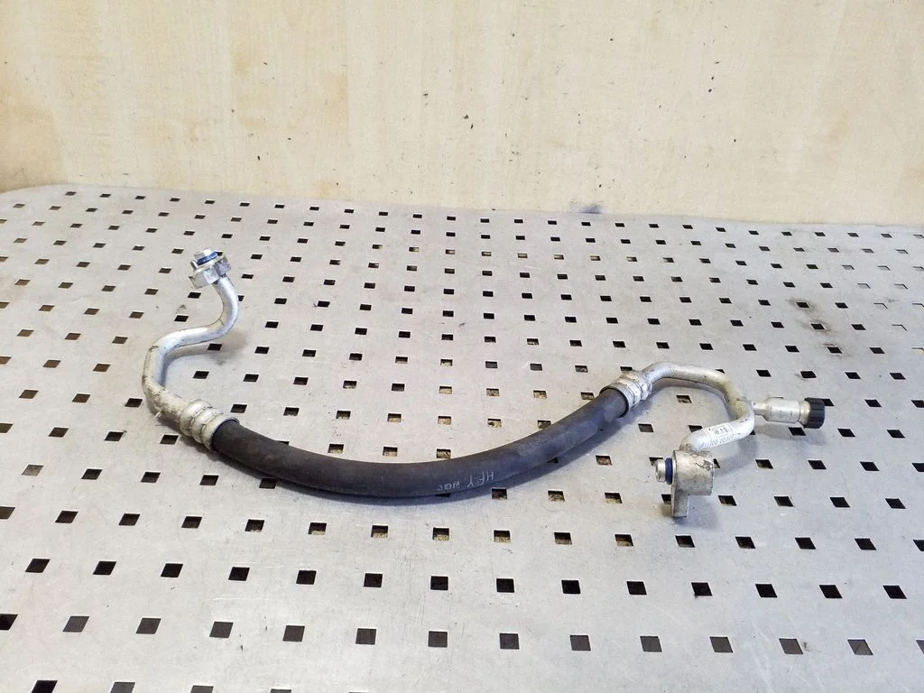 Air conditioning (A/C) pipe/hose E11000030