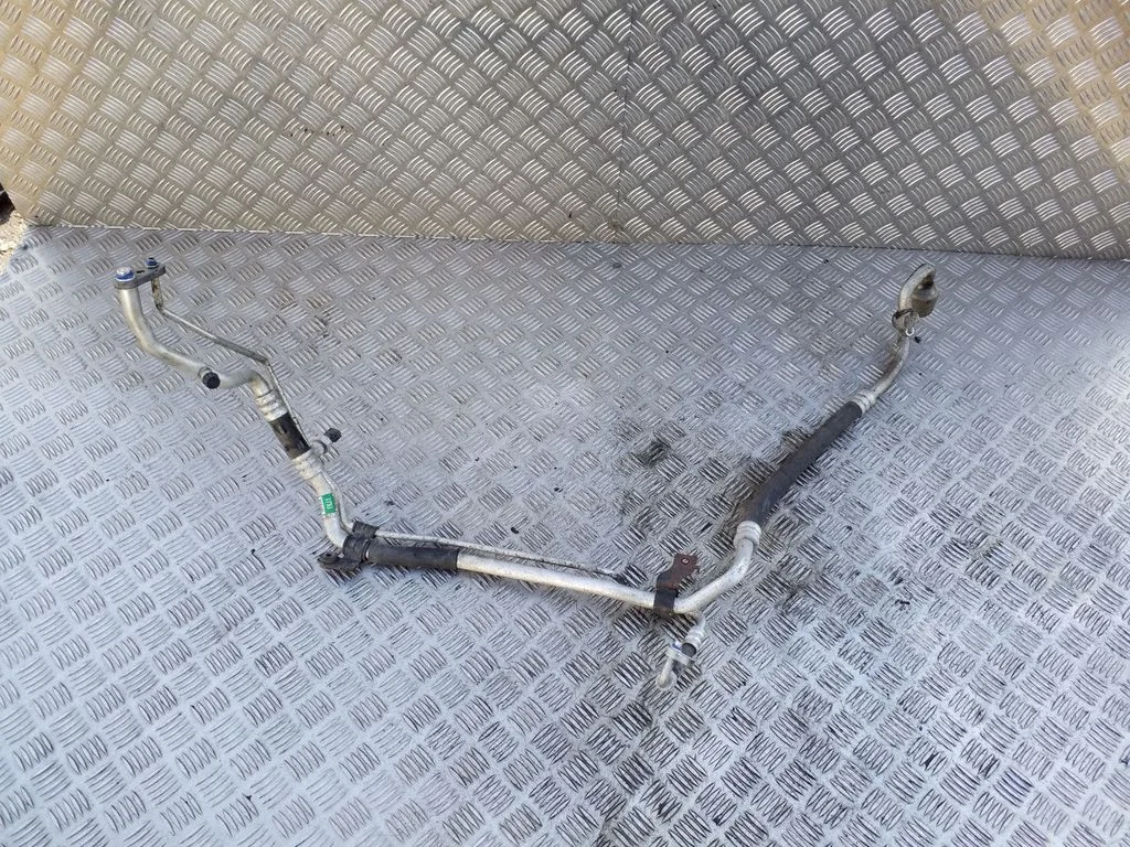 Air conditioning (A/C) pipe/hose