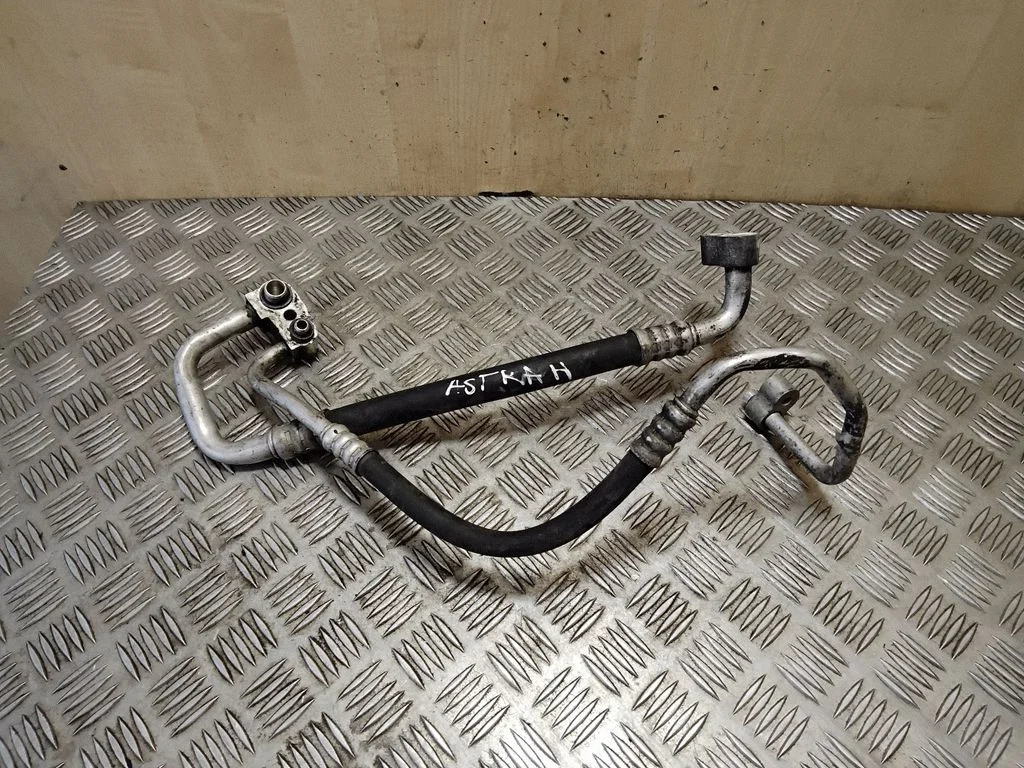 Air conditioning (A/C) pipe/hose