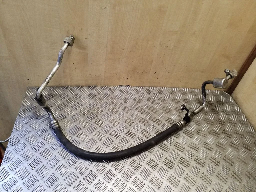 Air conditioning (A/C) pipe/hose
