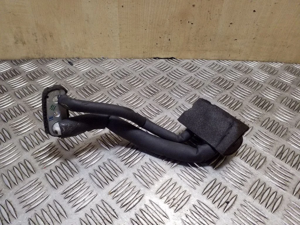 Air conditioning (A/C) pipe/hose