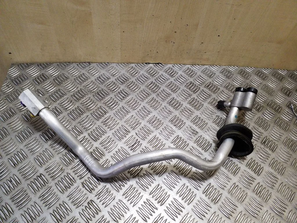 Air conditioning (A/C) pipe/hose 8K2260712E