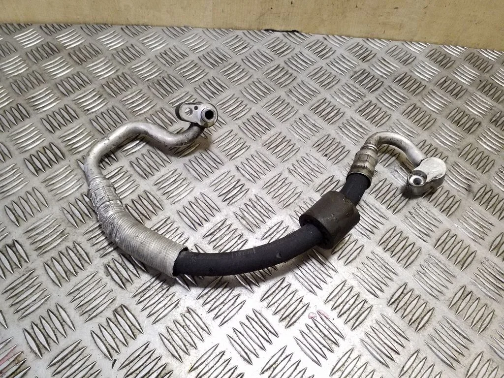 Air conditioning (A/C) pipe/hose