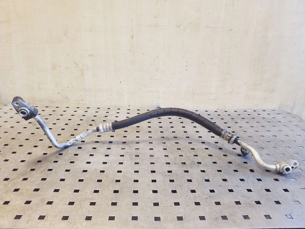 Air conditioning (A/C) pipe/hose