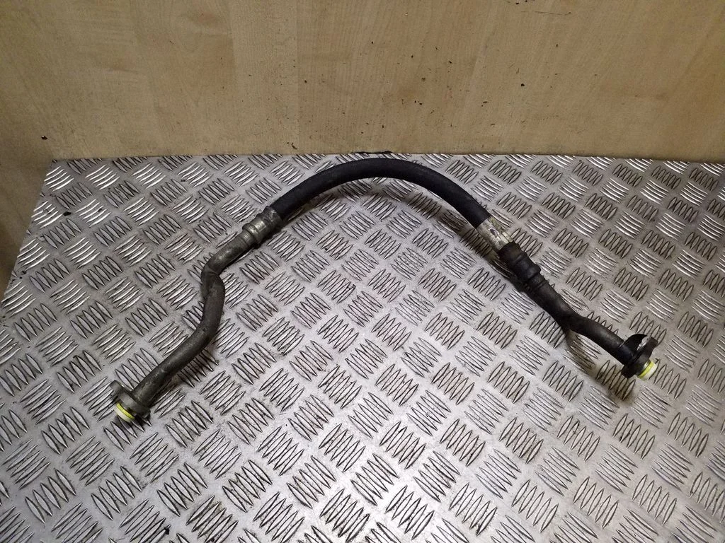 Air conditioning (A/C) pipe/hose
