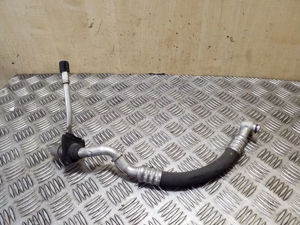 Air conditioning (A/C) pipe/hose 7L6820743J