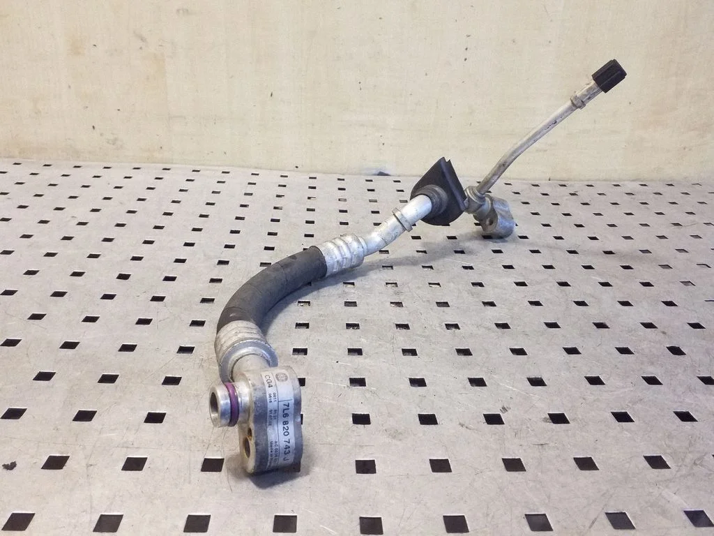 Air conditioning (A/C) pipe/hose 7L6820743J