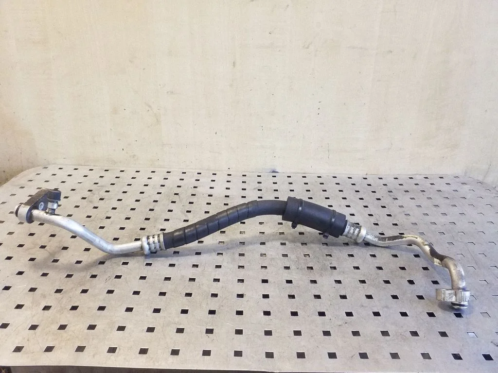 Air conditioning (A/C) pipe/hose