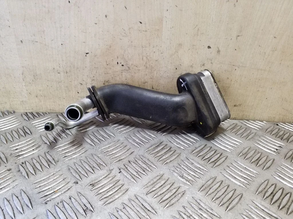Air conditioning (A/C) pipe/hose