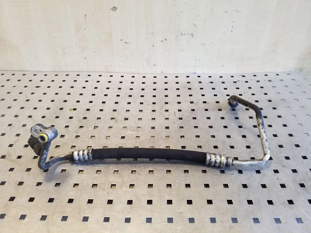 Air conditioning (A/C) pipe/hose
