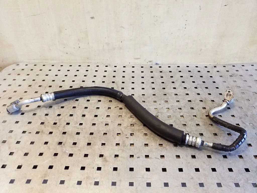 Air conditioning (A/C) pipe/hose