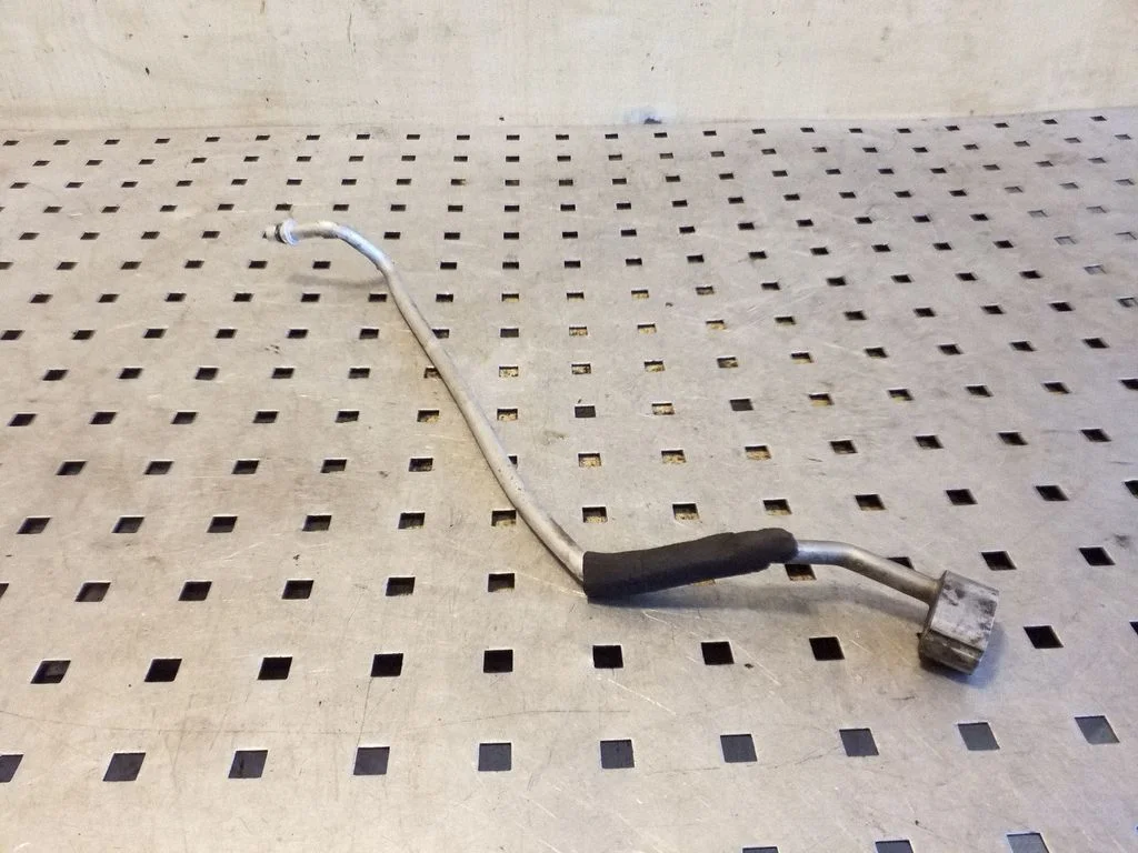 Air conditioning (A/C) pipe/hose