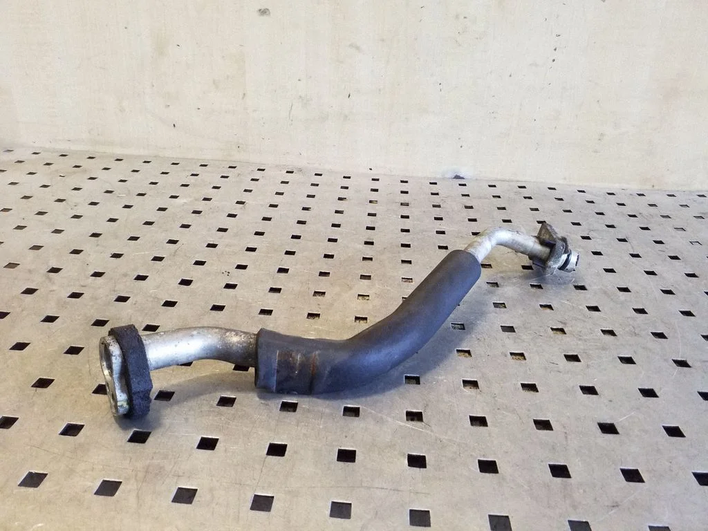 Air conditioning (A/C) pipe/hose