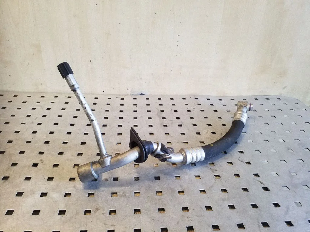 Air conditioning (A/C) pipe/hose 7L6820743J