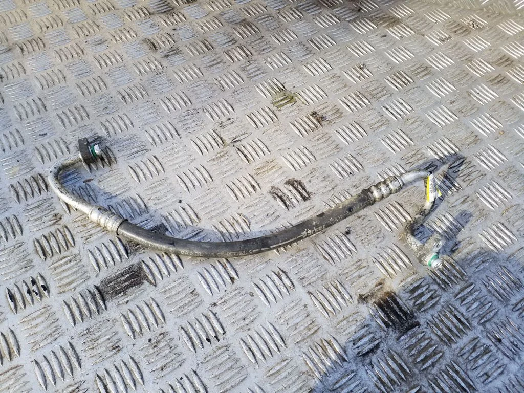 Air conditioning (A/C) pipe/hose