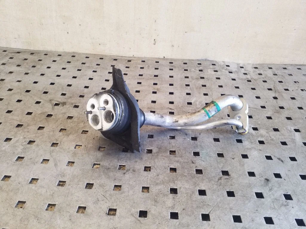 Air conditioning (A/C) pipe/hose 64533451632